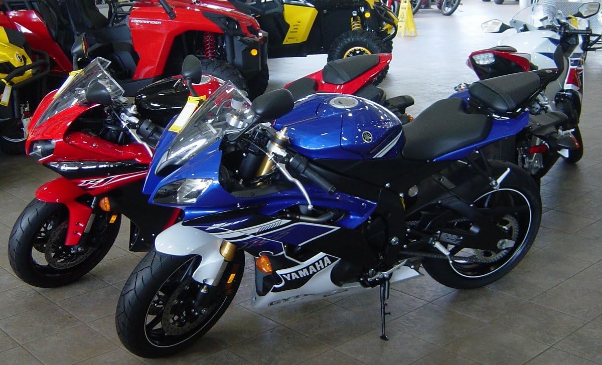 Formosa Covers Deluxe All Season Motorcycle Cover (L). Fits up to 84" Length Sport Bike, Dirt Bike, Small Cruiser.