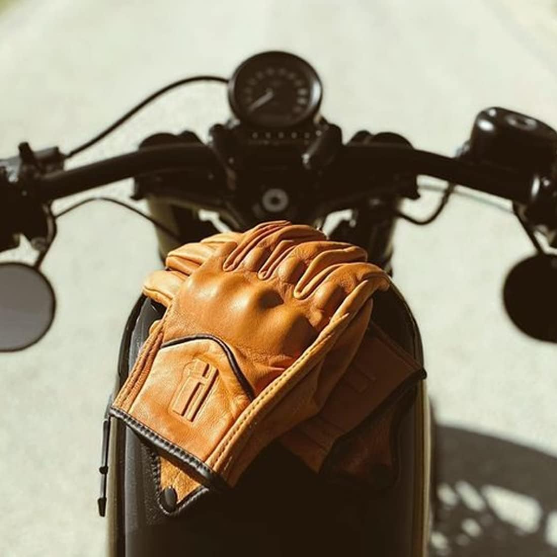 Harssidanzar Leather Motorcycle Gloves for Men Touchscreen GM028
