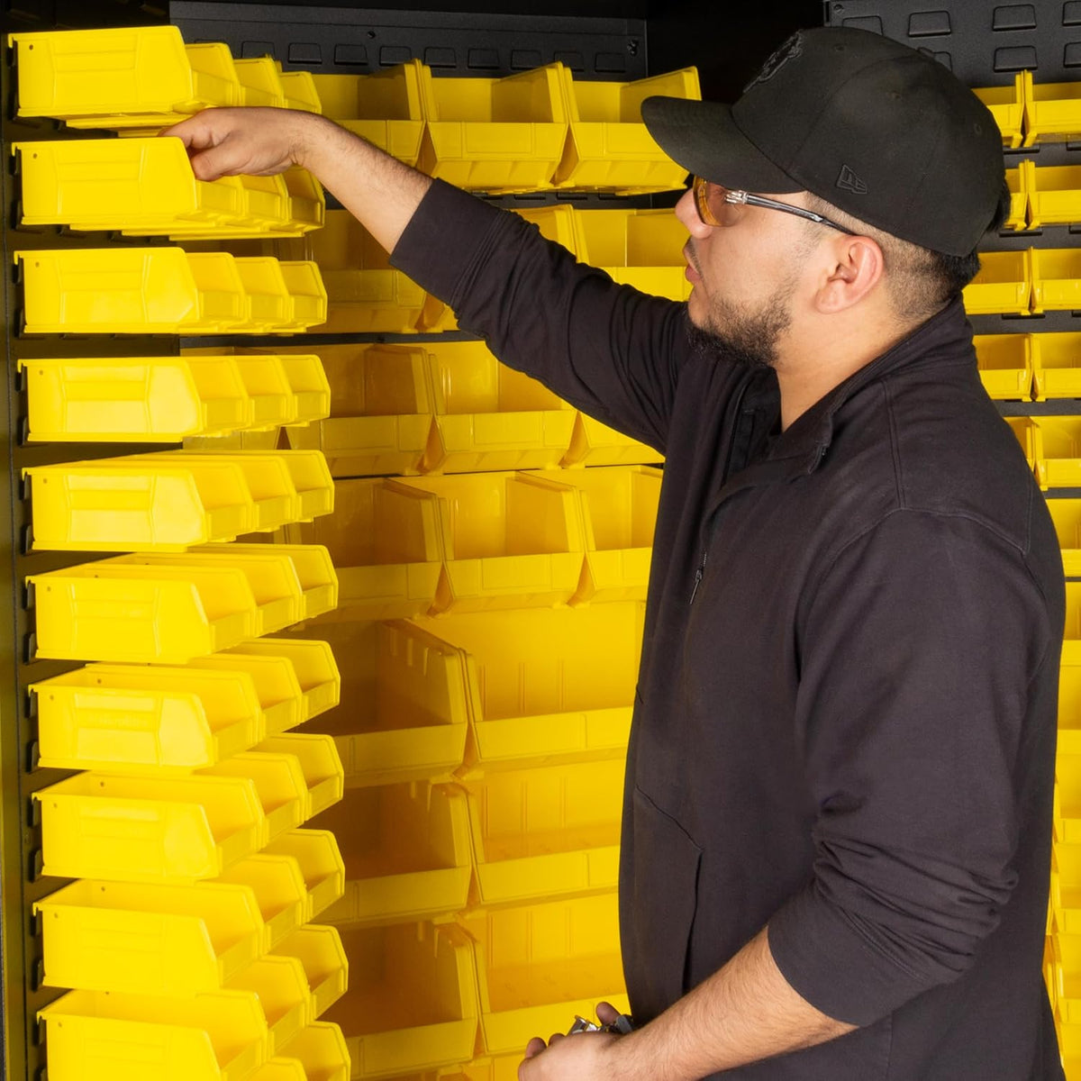 Jamco Tool Storage Cabinets with Bin Mounts, Model DF, Includes 122 Bins, 36-Inch W x 24-Inch D x 78-Inch H, Yellow Bins